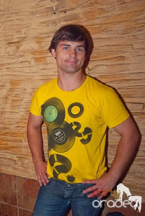 Petrecerea continuă în Downtown, 