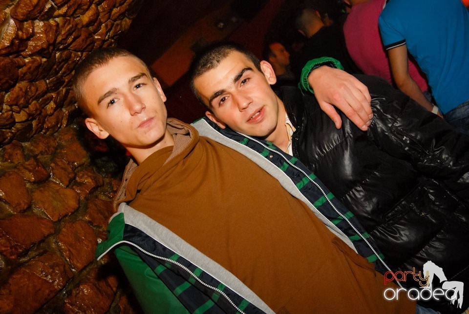 Petrecerea continuă în Downtown, 