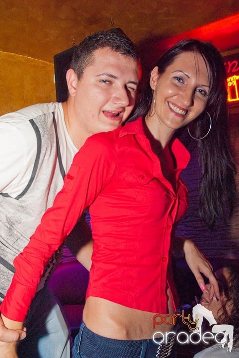 Petrecerea continuă în Downtown, 