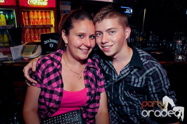 Petrecerea continuă şi în timpul şcolii, 