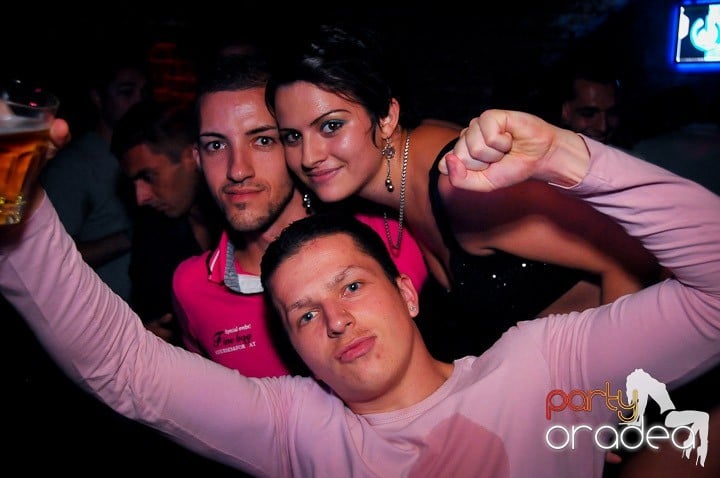 Petrecerea continuă şi în timpul şcolii, 