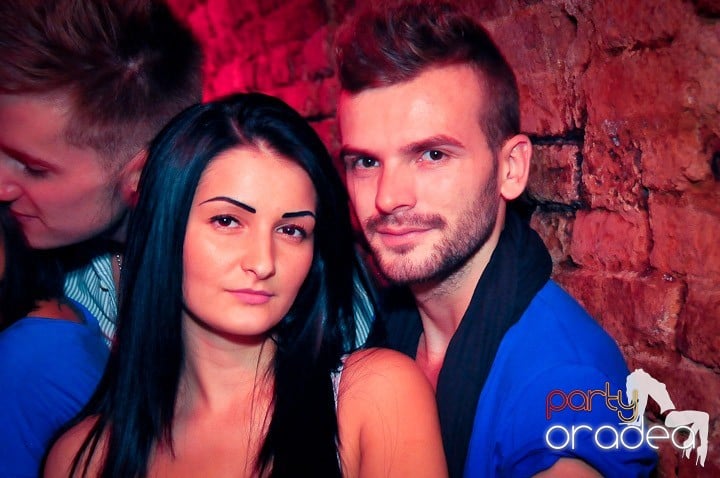 Petrecerea continuă şi în timpul şcolii, 