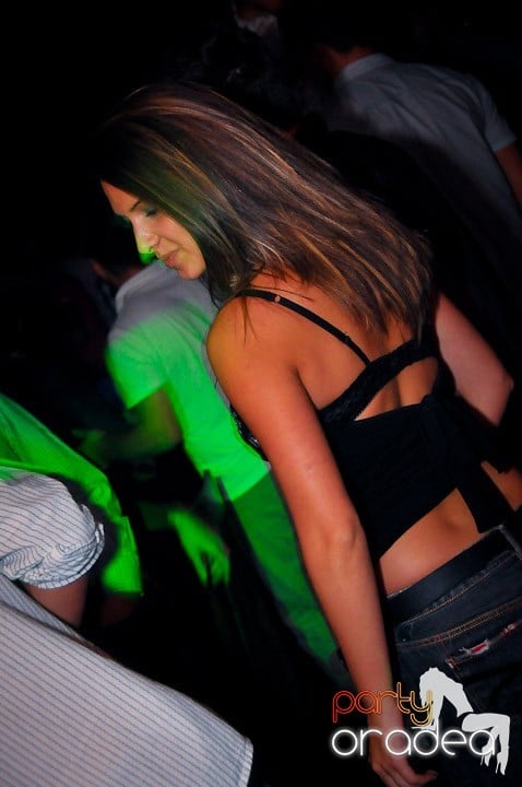 Petrecerea continuă şi în timpul şcolii, 