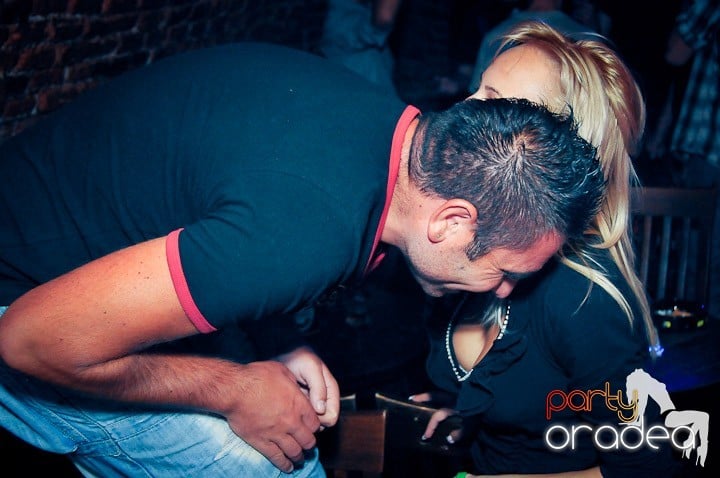 Petrecerea continuă şi în timpul şcolii, 