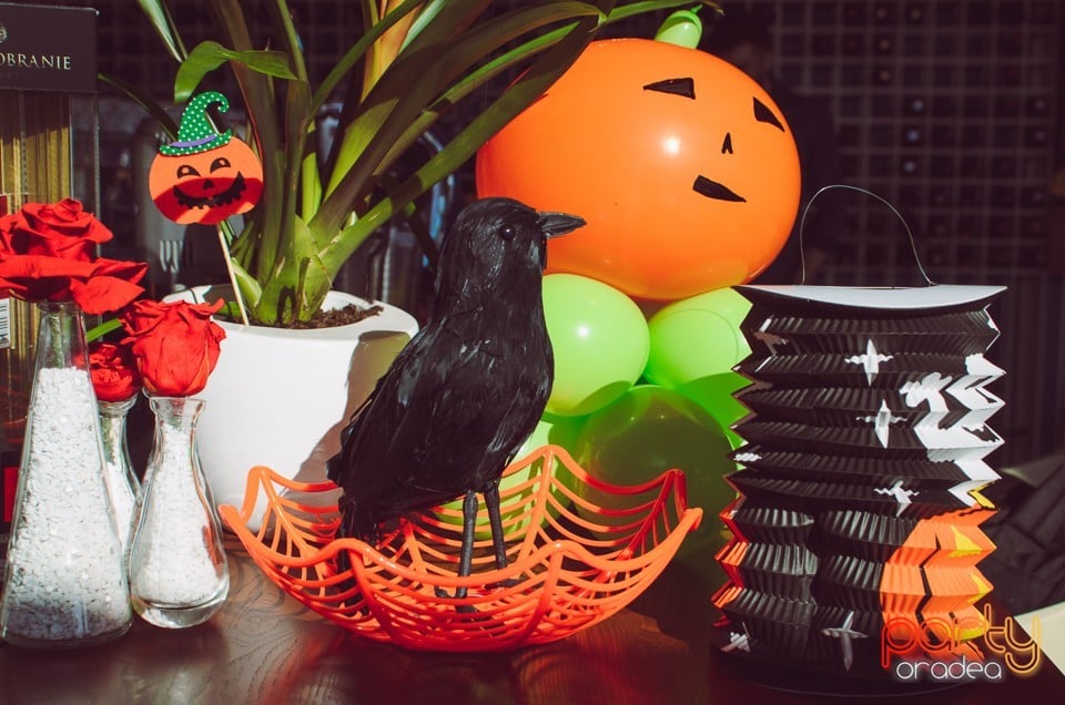 Petrecerea copiilor la Halloween Costume Ball, Restaurant Rivo
