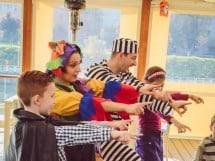 Petrecerea copiilor la Halloween Costume Ball