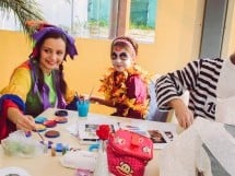 Petrecerea copiilor la Halloween Costume Ball