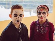 Petrecerea copiilor la Halloween Costume Ball