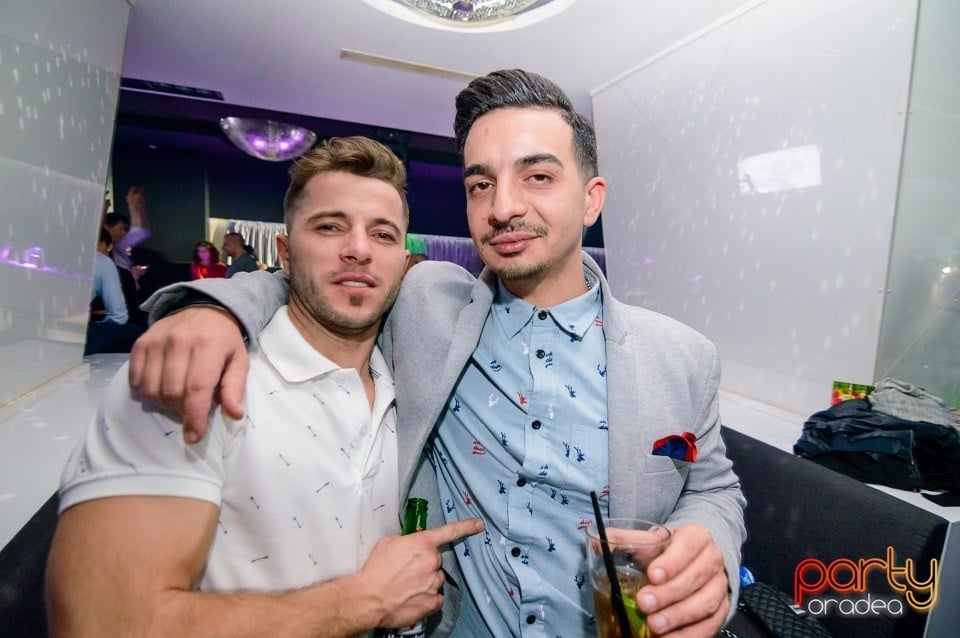 Petrecerea de Crăciun Dinsubsol,