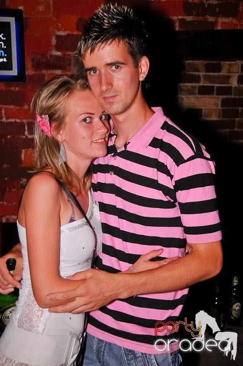 Petrecerea de joi seara din Escape, 