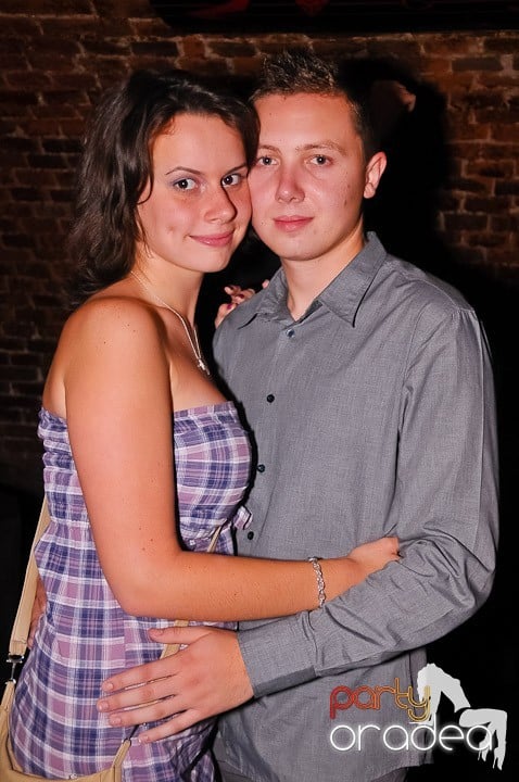 Petrecerea de joi seara din Escape, 