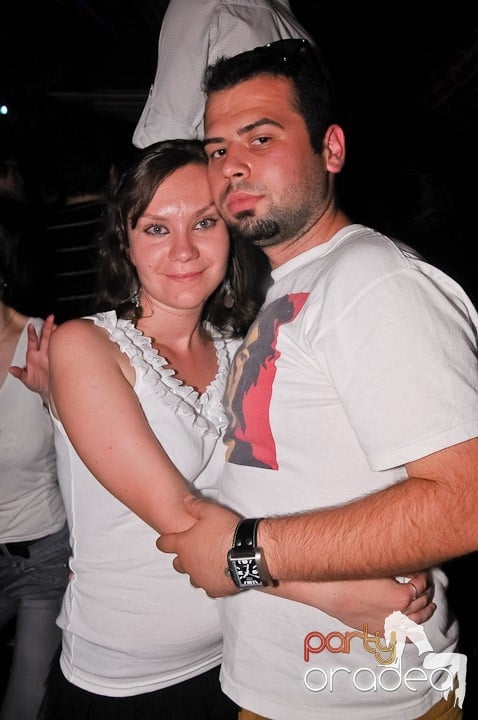 Petrecerea de joi seara din Escape, 