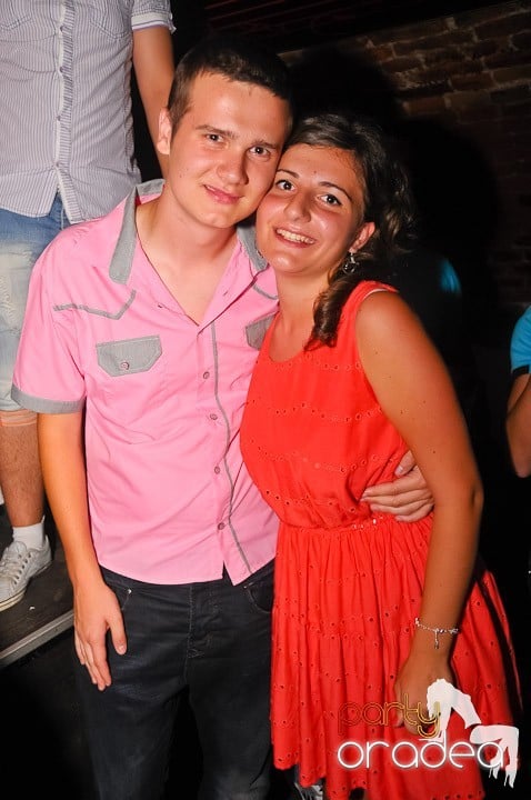 Petrecerea de marţi în Club Escape, 