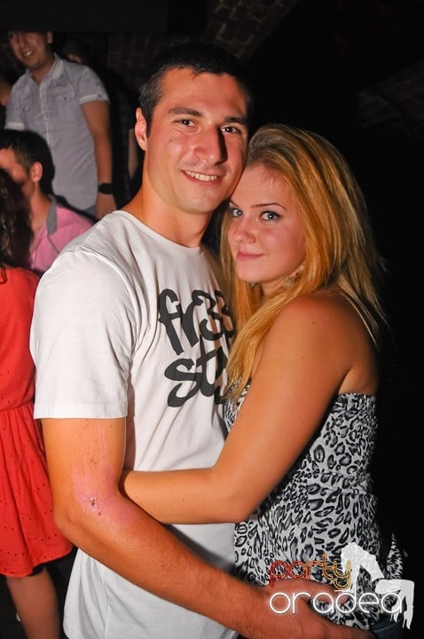 Petrecerea de marţi în Club Escape, 