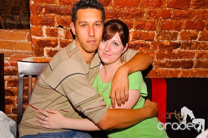 Petrecerea de marţi în Club Escape, 