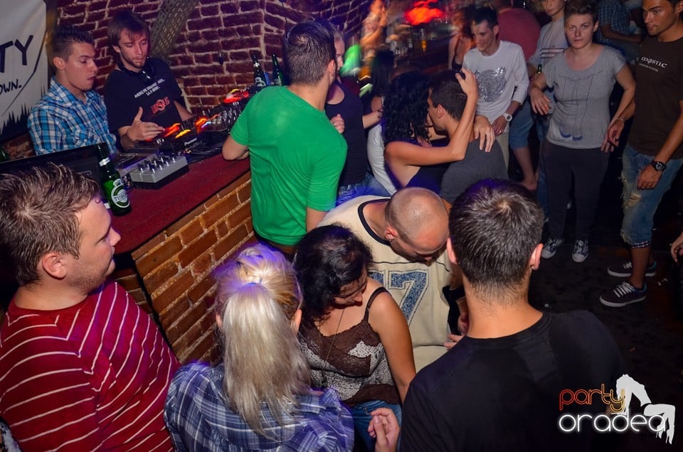 Petrecerea de marţi - NMD Student Party, 