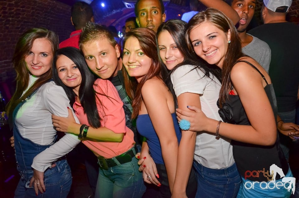 Petrecerea de miercuri în Club Escape, 