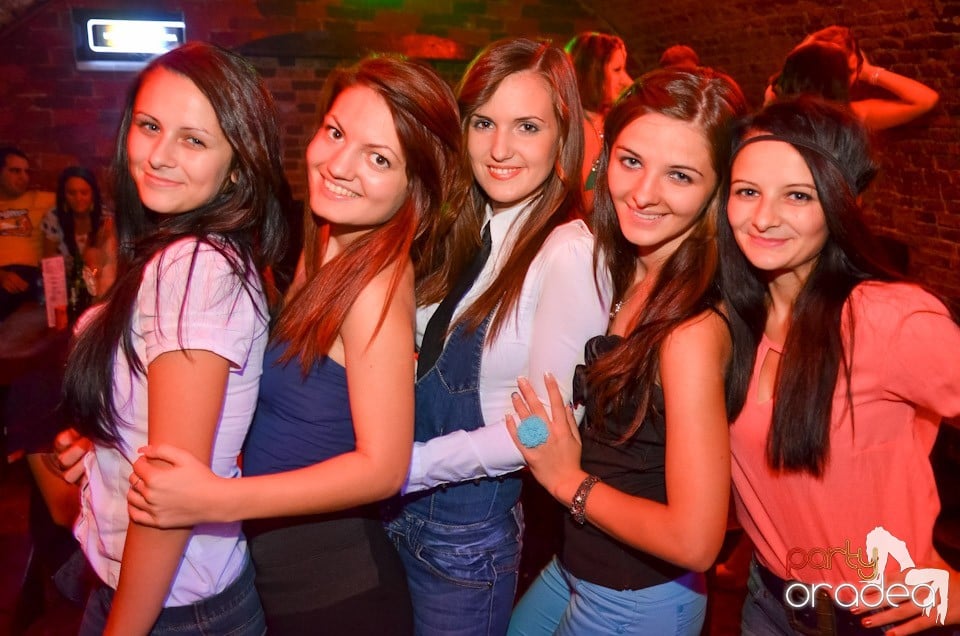 Petrecerea de miercuri în Club Escape, 