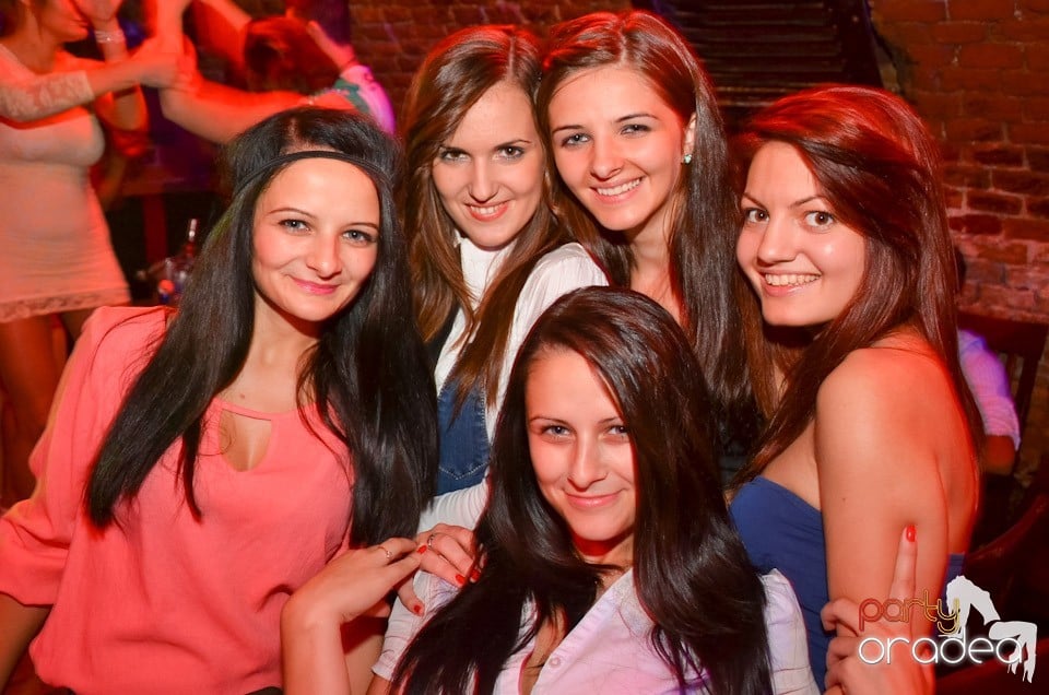 Petrecerea de miercuri în Club Escape, 