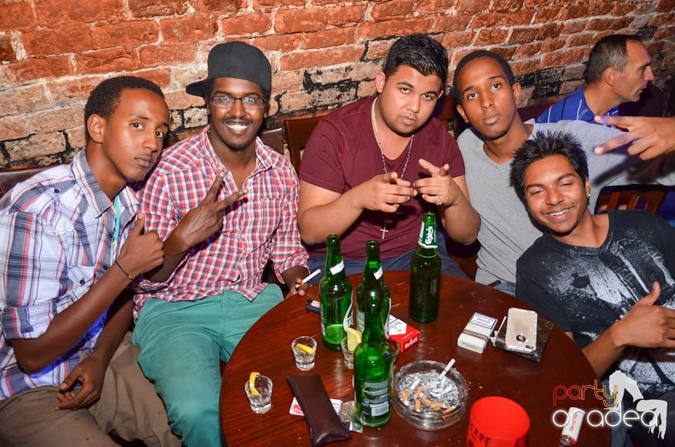 Petrecerea de miercuri în Club Escape, 