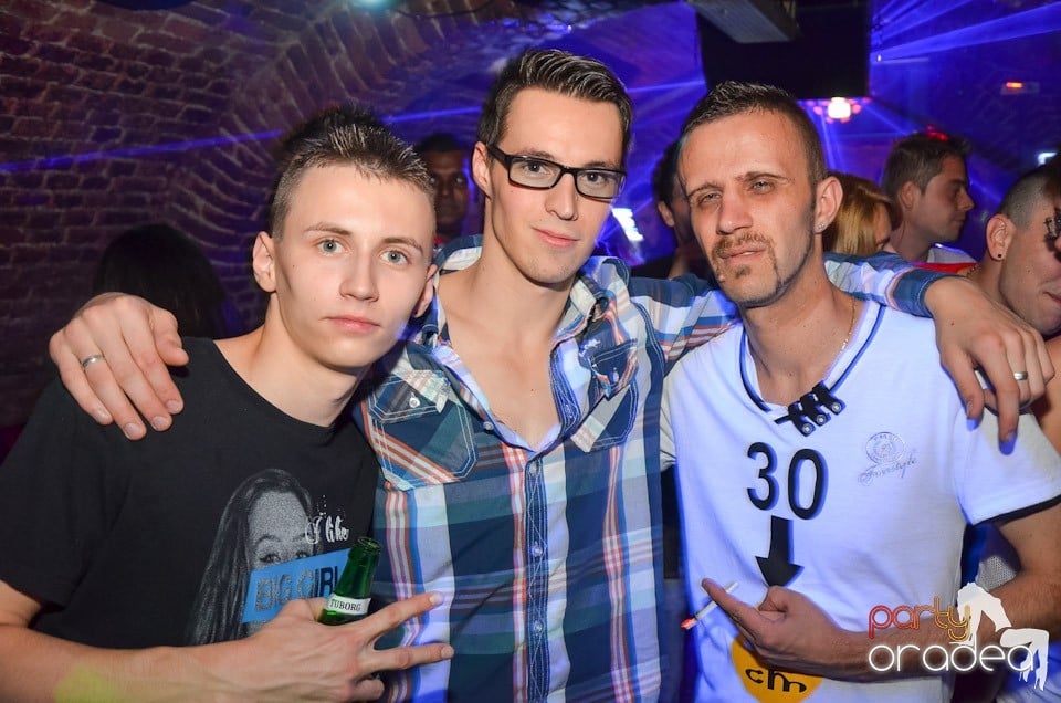 Petrecerea de miercuri în Club Escape, 