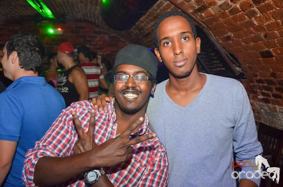 Petrecerea de miercuri în Club Escape, 