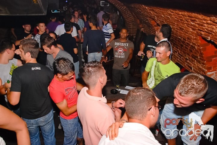 Petrecerea de miercuri în Escape, 