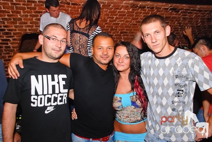 Petrecerea de miercuri în Escape, 