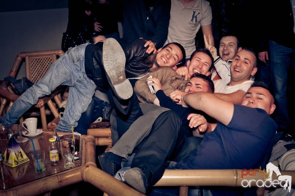 Petrecerea de Paşti continuă în Zulu, Zulu Caffe