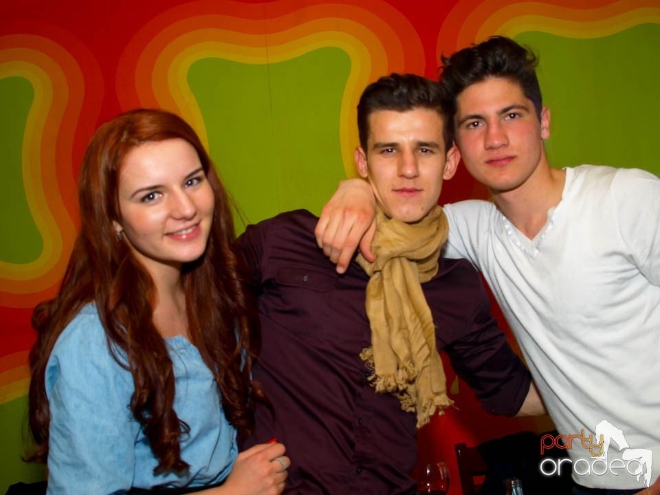 Petrecerea de sâmbătă seara în Juice, Juice