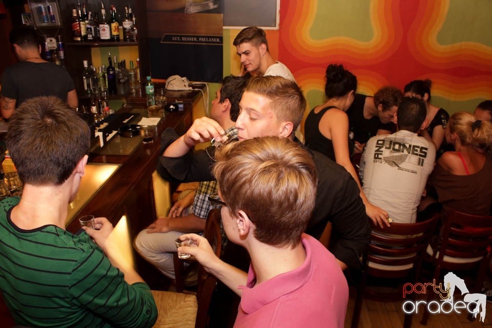 Petrecerea de vineri seara în Juice, Juice