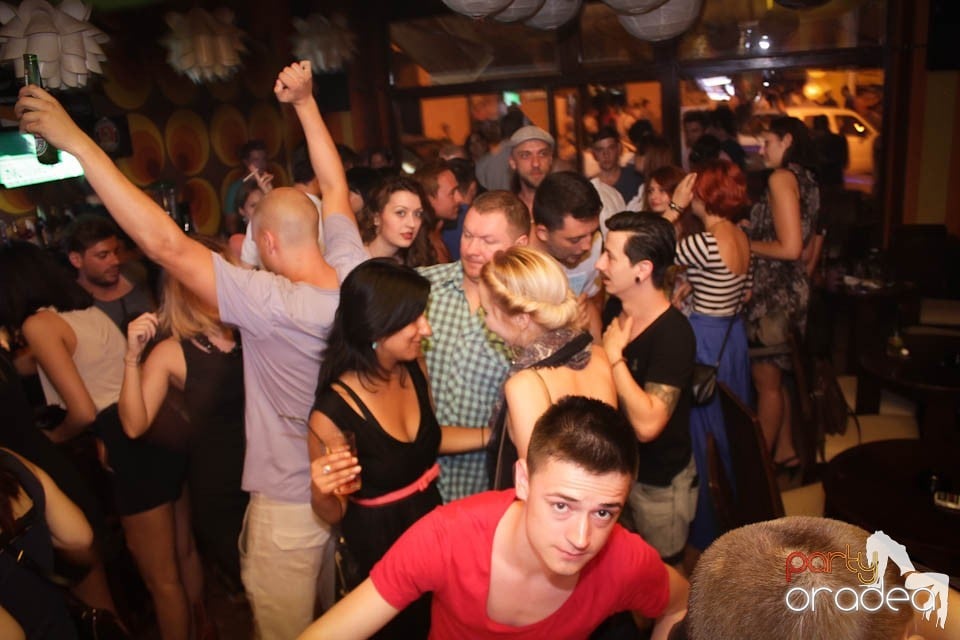 Petrecerea de vineri seara în Juice, Juice