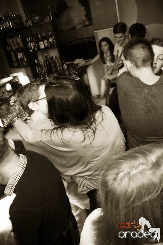 Petrecerea de vineri seara în Juice, Juice