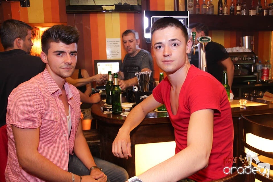 Petrecerea de vineri seara în Juice, Juice