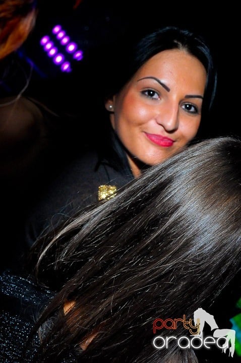 Petrecerea e în toi în Club Life, 