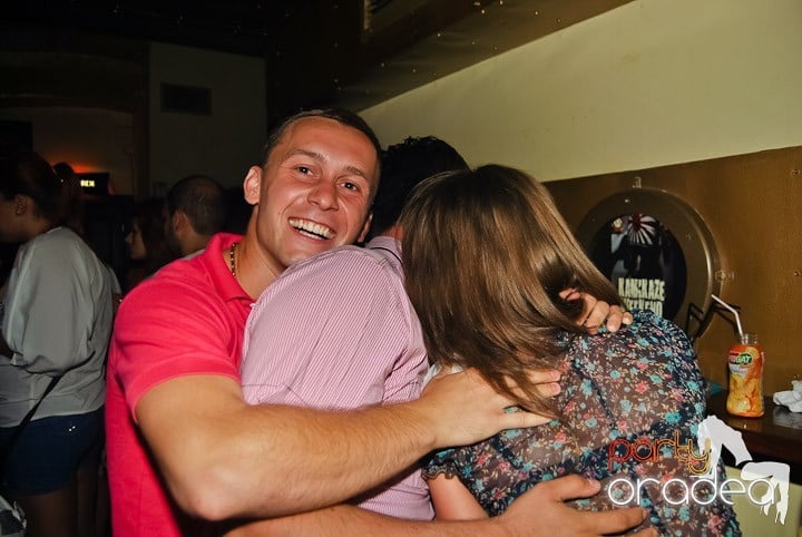 Petrecerea Kamikaze continuă, 