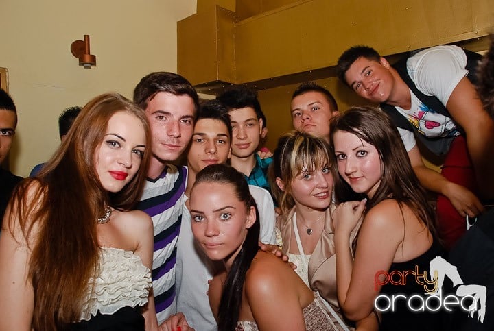 Petrecerea Kamikaze continuă, 