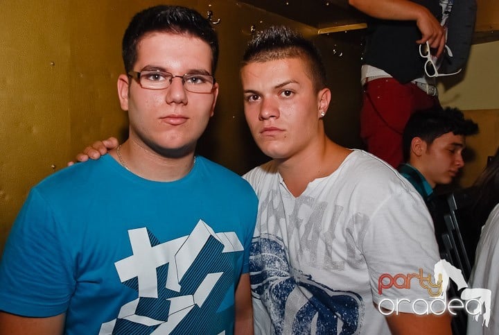 Petrecerea Kamikaze continuă, 