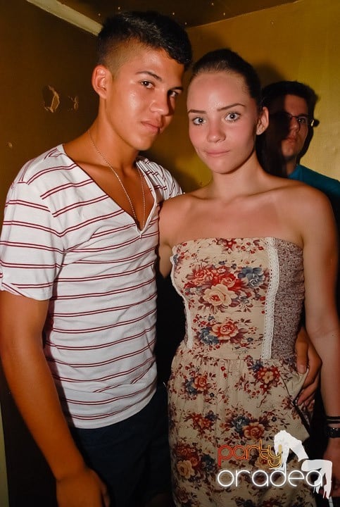 Petrecerea Kamikaze continuă, 