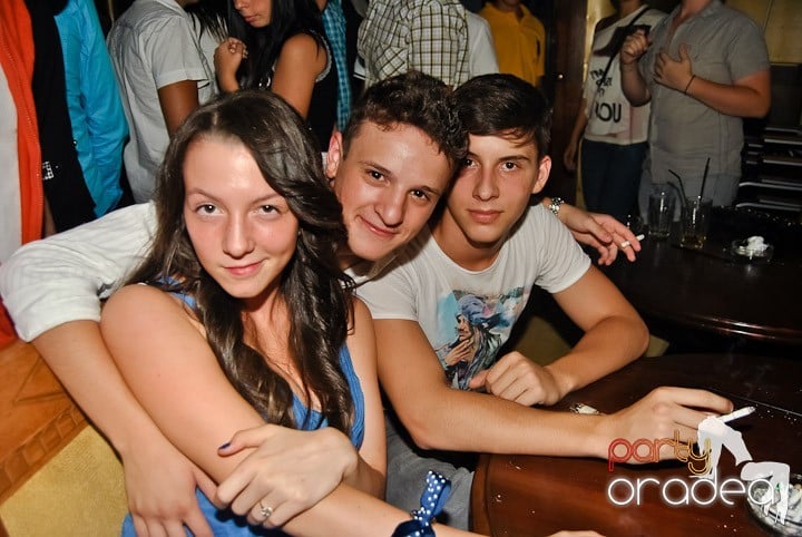 Petrecerea Kamikaze continuă, 