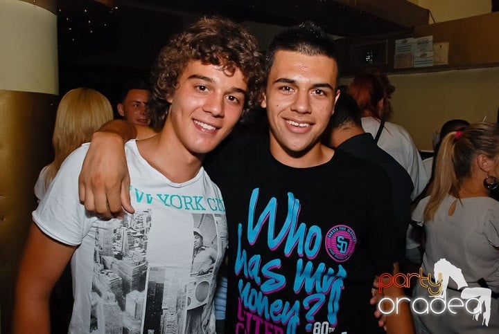 Petrecerea Kamikaze continuă, 