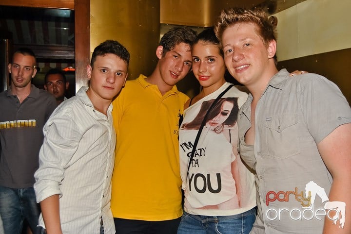 Petrecerea Kamikaze continuă, 