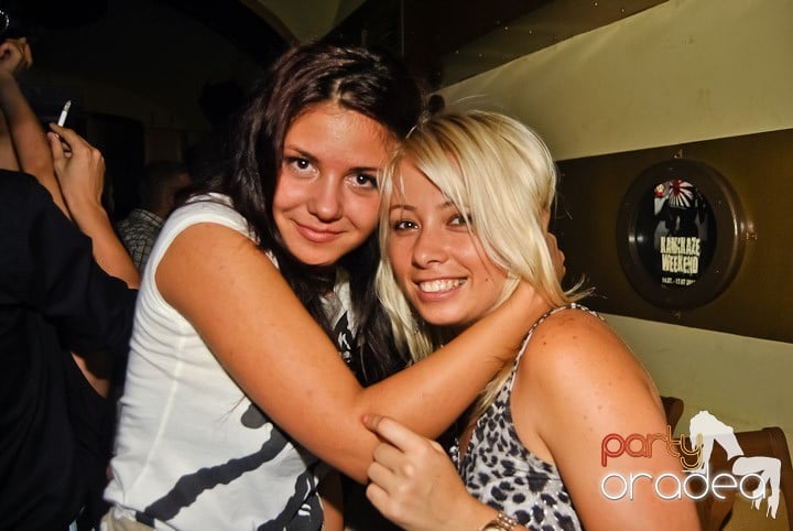 Petrecerea Kamikaze continuă, 