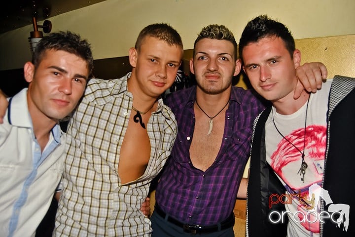 Petrecerea Kamikaze continuă, 