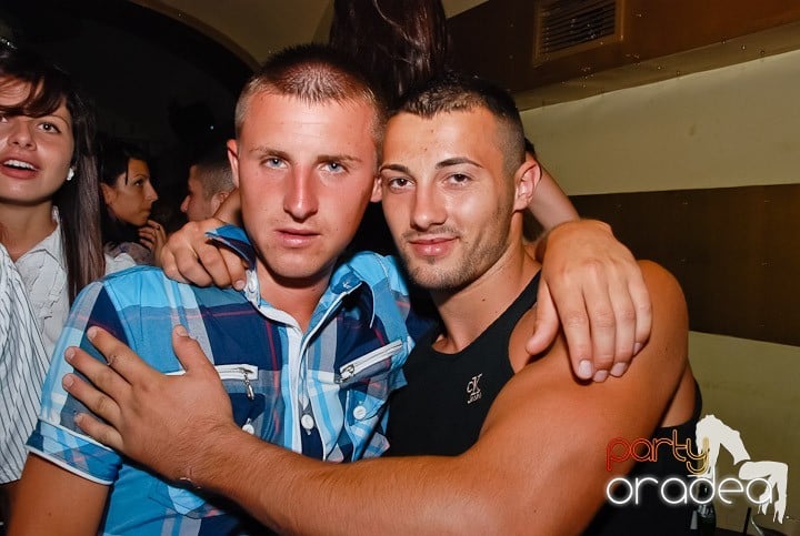 Petrecerea Kamikaze continuă, 