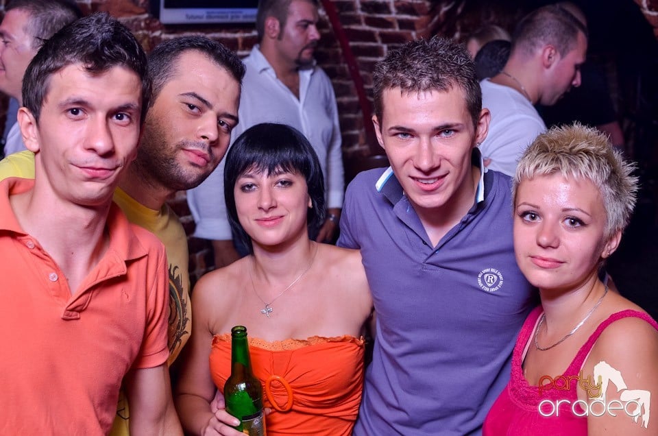 Petrecerea nu se opreşte!, 