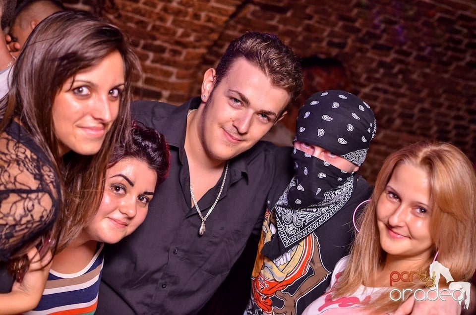 Petrecerea nu se opreşte!, 