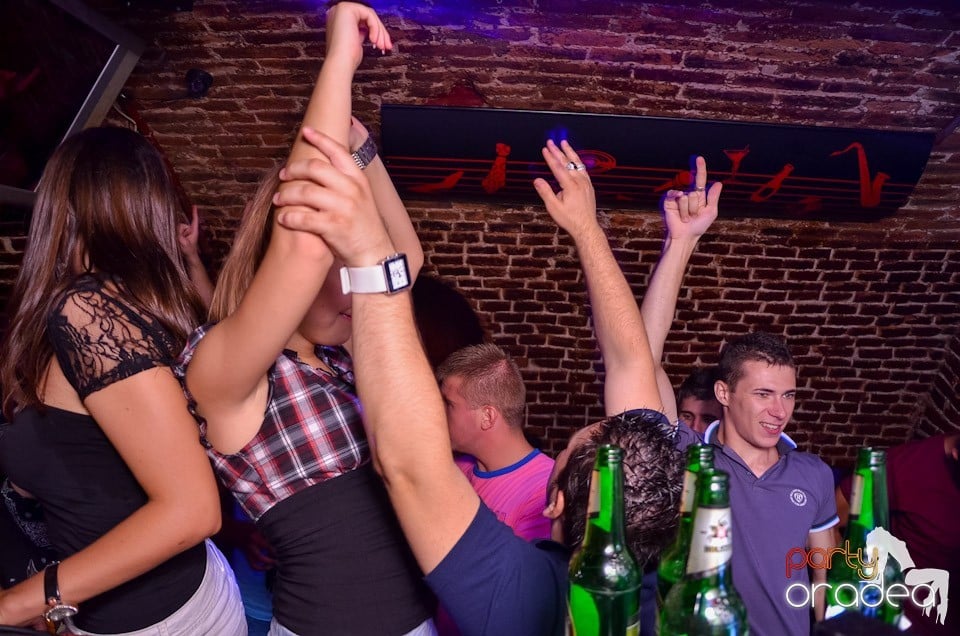 Petrecerea nu se opreşte!, 