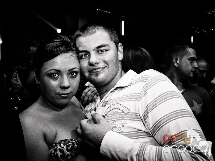 Petrecere continuă în Student's Place, Student's Place