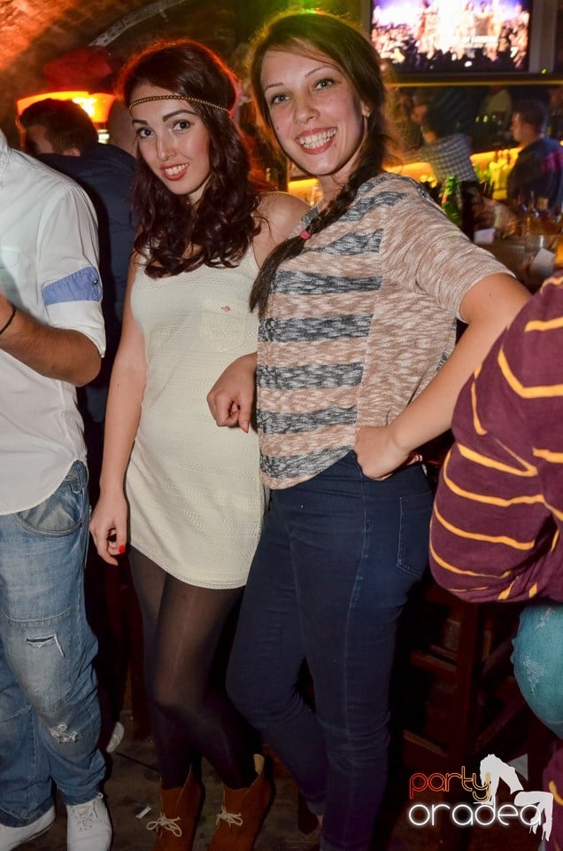 Petrecerile din Escape continuă cu Caveman, 